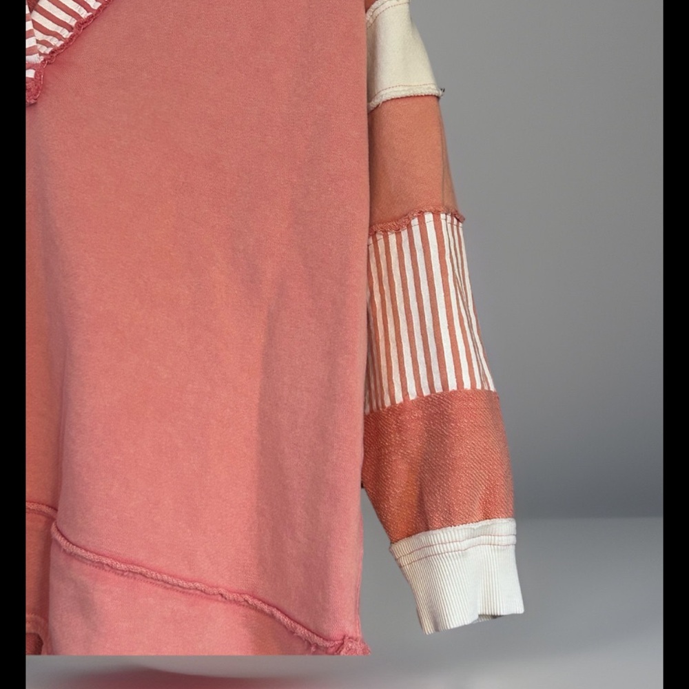 We The Free Clean Prep Polo Distressed Sweatshirt Deep V-Neck Small pink & white - Picture 6 of 9